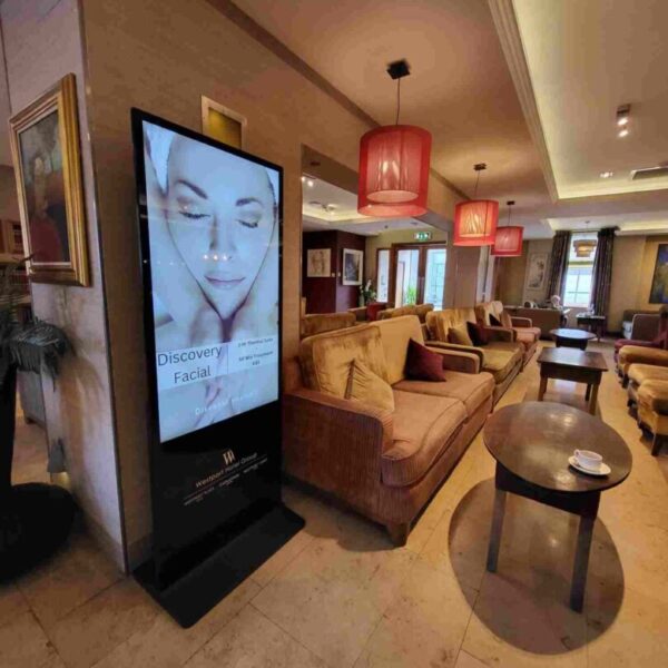 Freestanding Digital Totem 55" – Slimline Android